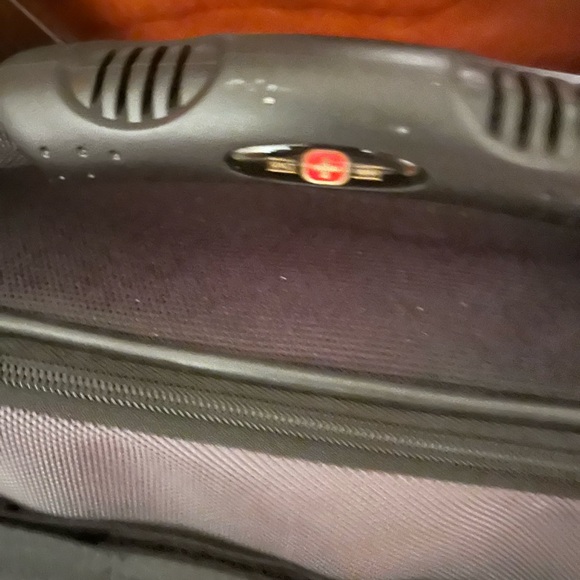 Swiss Gear Black Laptop Sleeve - Picture 8 of 9